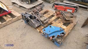 Quantity of quick hitches & headstocks - 3