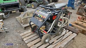 KIAM KN3600DX diesel pressure washer c/w hose & lance - 2