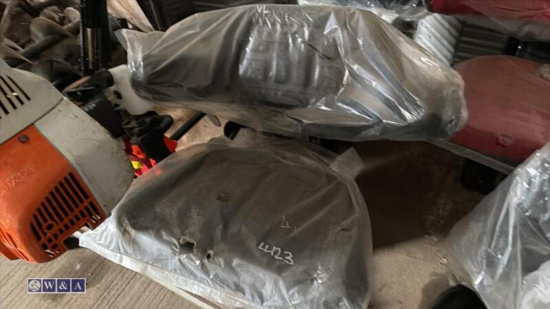Tractor seat (Black)