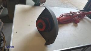 FLYMO 240v strimmer - 2