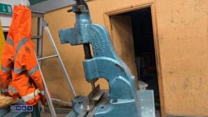 Manual cutter c/w storage worktable - 3