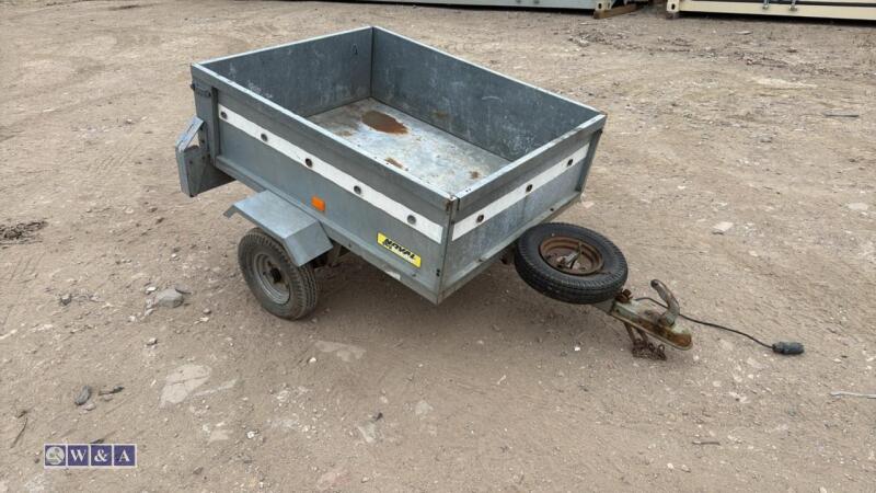 Single axle camping trailer