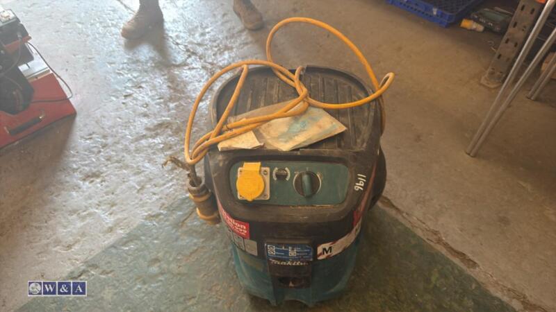 MAKITA 110v vacuum