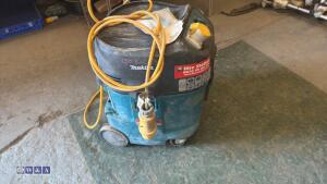 MAKITA 110v vacuum - 2
