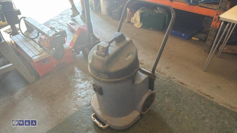 NUMATIC 110v vacuum