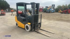 2015 JUNGHEINRICH TFG320 gas forklift (9993)(s/n FN496956) with triple mast & side-shift - 6