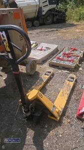 2500kg manual pallet truck - 4