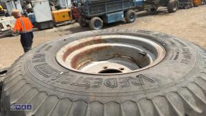 4 x wheels & tyres (15.0/70-18) - 5