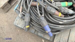 Quantity of electrical extension cables - 6