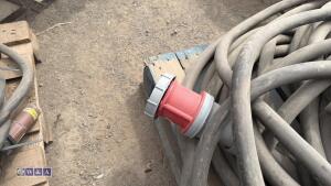 Quantity of electrical extension cables - 6