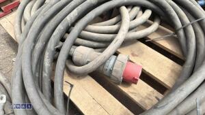 Quantity of electrical extension cables - 4