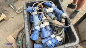 Quantity of electrical extension cables - 4