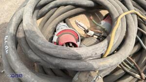 Quantity of electrical extension cables - 5