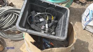 Quantity of electrical extension cables - 7