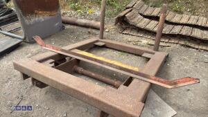 Bag lifter (to suit Bobcat or Manitou telehandler, 2400kg capacity) - 4