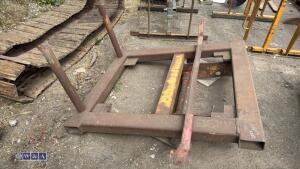 Bag lifter (to suit Bobcat or Manitou telehandler, 2400kg capacity) - 5