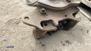 Hydraulic quick hitch to suit excavator (45mm pins) - 5