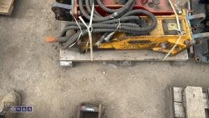 TOMAR hydraulic machine breaker c/w lines (30mm pins) - 5