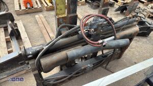Forklift tine spreaders - 5