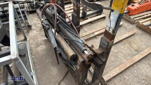 Forklift tine spreaders - 6