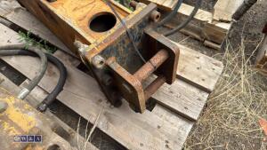 Hydraulic machine breaker c/w lines (30mm pins) - 3