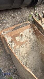 22'' digging bucket (65mm pins) - 4