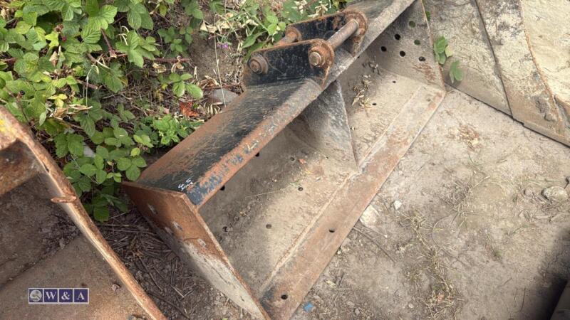 4ft ditching bucket (to suit JCB 2CX / 3CX) (30mm pins)