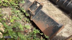 4ft ditching bucket (to suit JCB 2CX / 3CX) (30mm pins) - 5