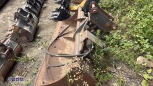 66'' ditching bucket c/w hydraulic tilt head (45mm pins) - 6