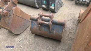 18'' digging bucket (30mm pins) - 4