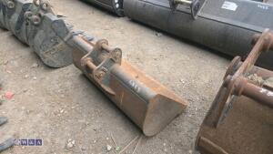 30'' Ditching bucket (30mm pins) - 4