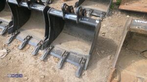 JCB 19'' digging bucket (30mm pins) (unused) - 4