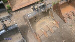 2ft digging bucket (35mm pins) - 4