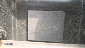 18'' digging bucket c/w bolt on blade to suit 1.5t excavator (30mm pins) - 4