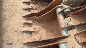 1ft digging bucket (30mm pins)