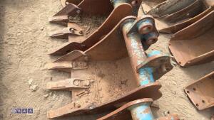 1ft digging bucket (30mm pins) - 5