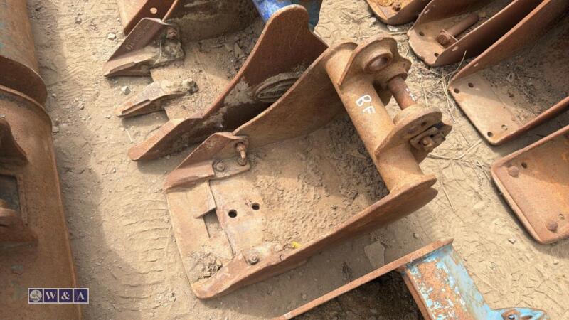 1ft digging bucket (30mm pins)