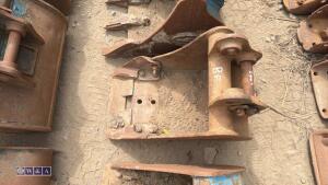 1ft digging bucket (30mm pins) - 2