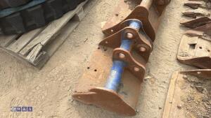 18'' digging bucket (30mm pins) - 5
