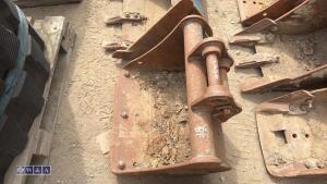 18'' digging bucket (30mm pins) - 5