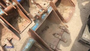 18'' digging bucket (25mm pins)