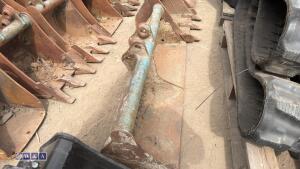 39'' ditching bucket (30mm pins) - 4