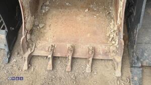 3ft digging bucket to suit 8t excavator (60mm pins) - 5