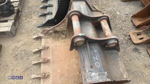 3ft digging bucket to suit 8t excavator (60mm pins) - 6