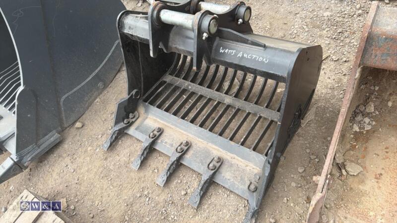 3ft riddle bucket to suit 5-6t excavator (50mm pins)