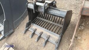 3ft riddle bucket to suit 5-6t excavator (50mm pins)