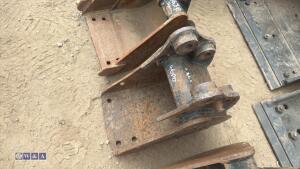 9'' digging bucket (25mm pins)