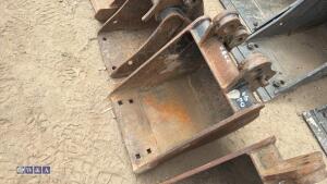 12'' digging bucket (25mm pins)