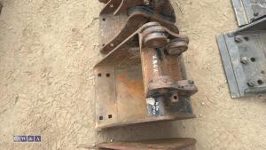 12'' digging bucket (25mm pins) - 2