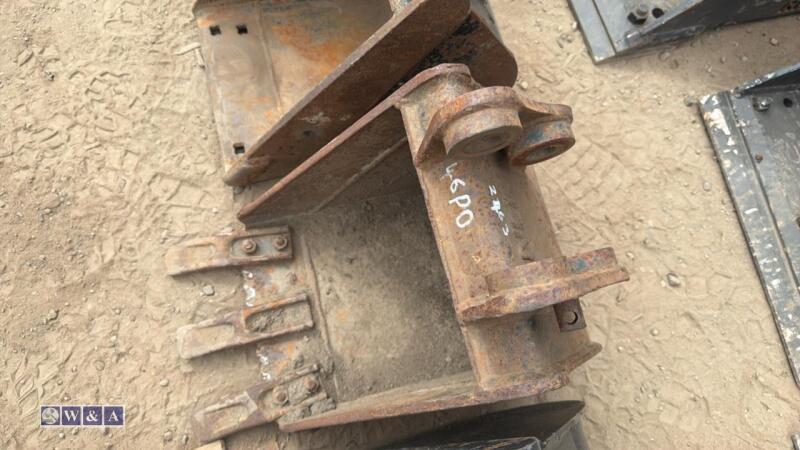 12'' digging bucket (25mm pins)